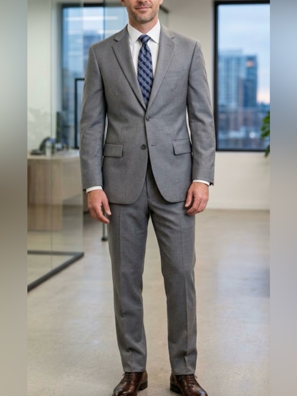 Joseph Abboud Two Button Gray Wool Suit 38S
100% wool